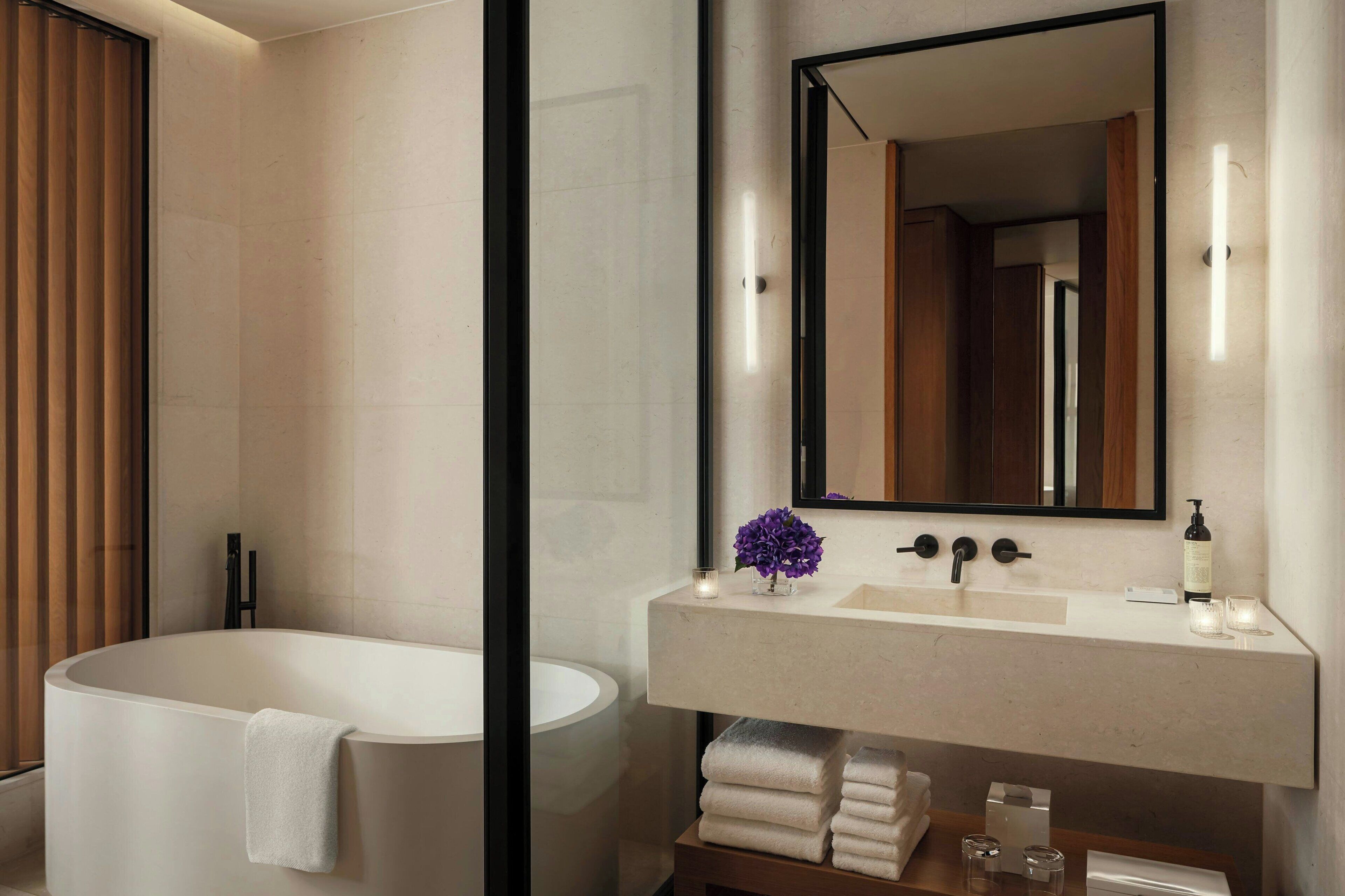 Separate tub and shower, deep soaking tub, rainfall showerhead