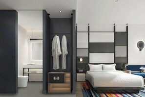 Edredons de pluma, frigobar, cofres nos quartos, cortinas blackout