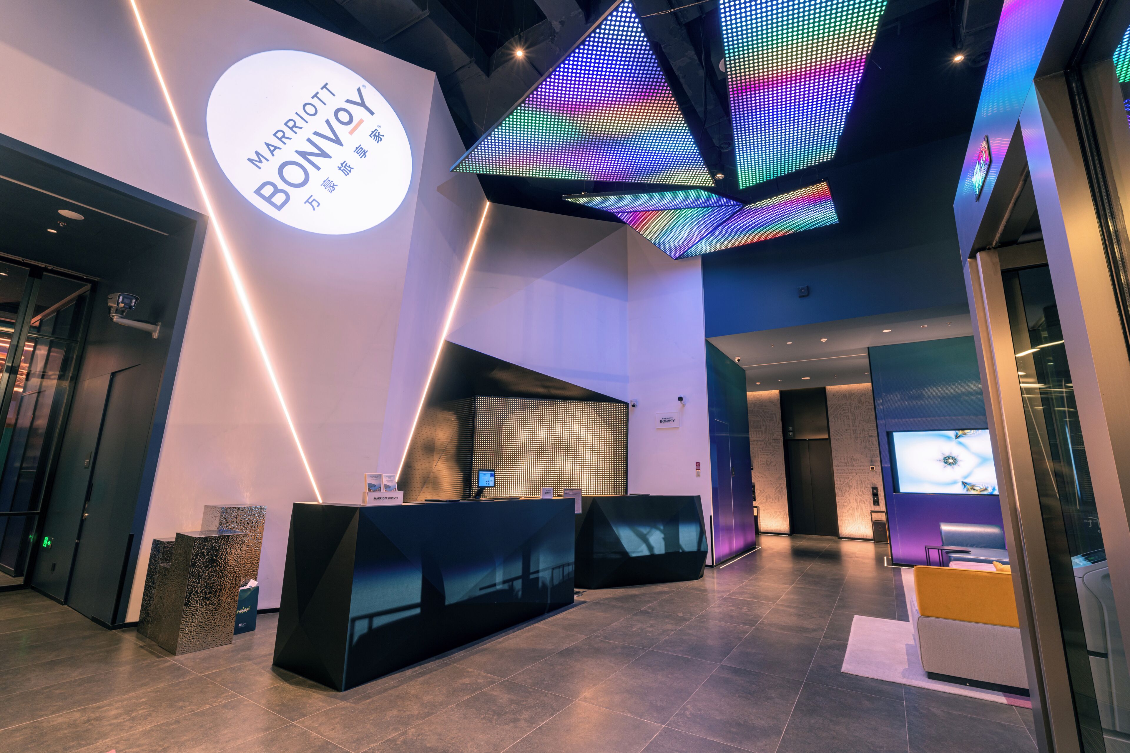 ฝ่ายต้อนรับ