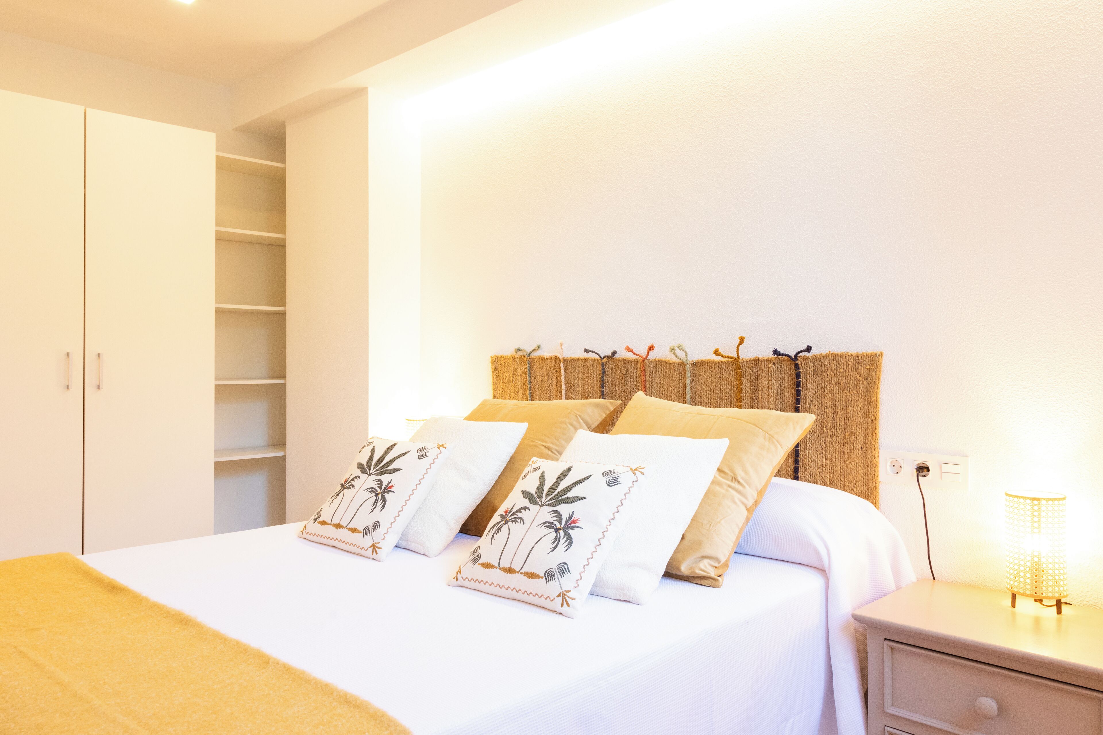 2 chambres, fer et planche à repasser, Wi-Fi, draps fournis