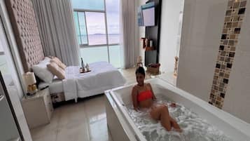 Deluxe Suite, River View | Free WiFi