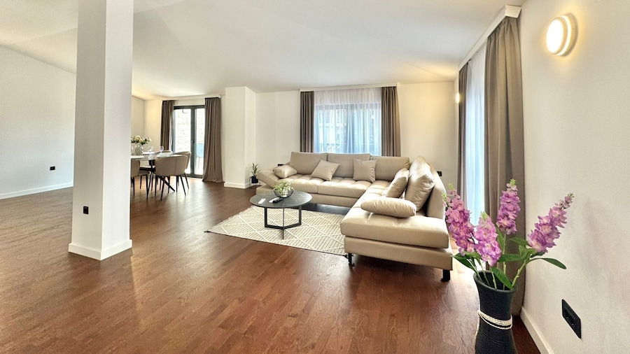 Sunny Bay Apartments