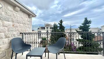 Deluxe Apartment, City View | Balcony