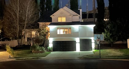 Charming 3 bedroom Basement unit with independent entry with washer & Dryer