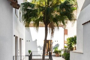 Property grounds - Francesco Botta House in Palazzo Botta, 3 minutes from the cathedral (Cefalù)