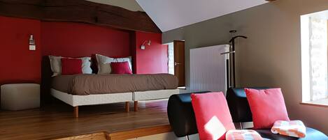 1 bedroom, iron/ironing board, WiFi, bed sheets