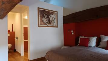 1 Schlafzimmer, BĂŒgeleisen/BĂŒgelbrett, WLAN, BettwĂ€sche