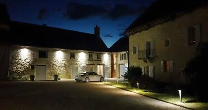 Gästezimmer 'Carmin' mit Gemeinschaftspool, gemeinsamer Terrasse und WLAN