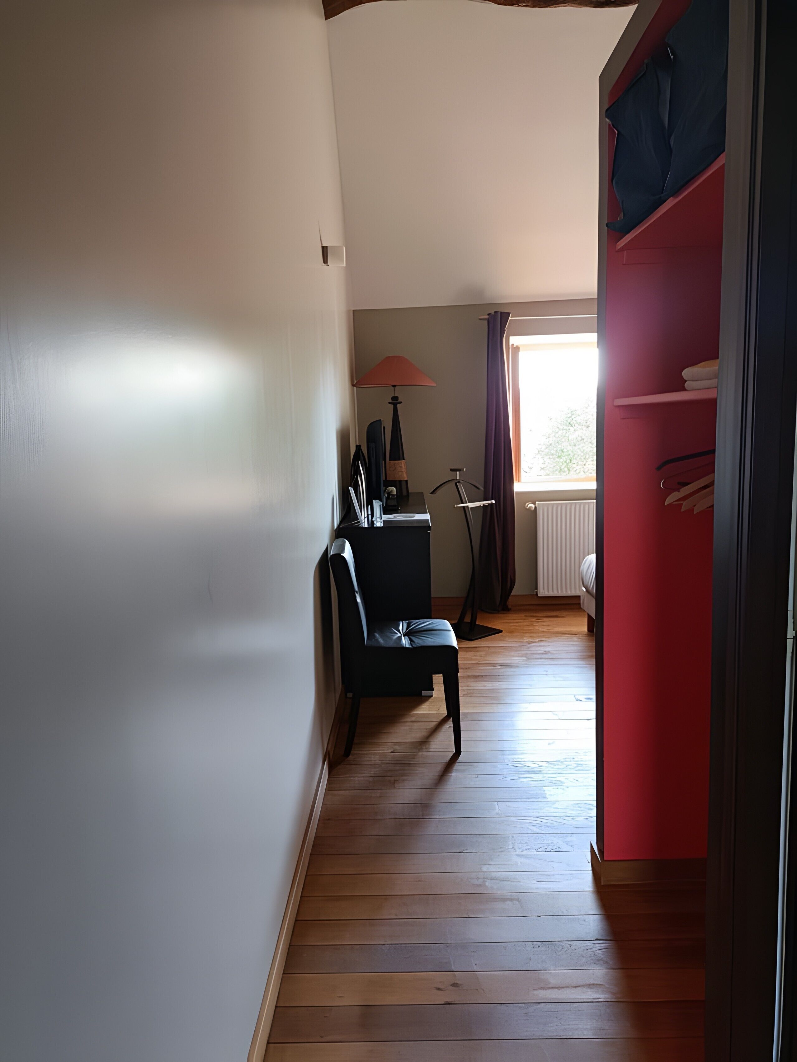 1 slaapkamer, een strijkplank/strijkijzer, wifi, beddengoed