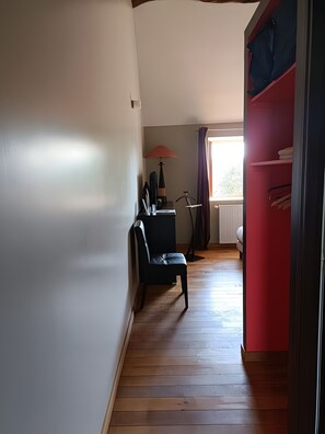 1 sovrum, strykjärn/strykbräda, wi-fi och sängkläder