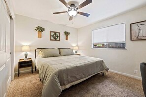 2 bedrooms, desk, WiFi, bed sheets - Cabin in the Trees - Twain Harte Mountain Escape (Twain Harte)