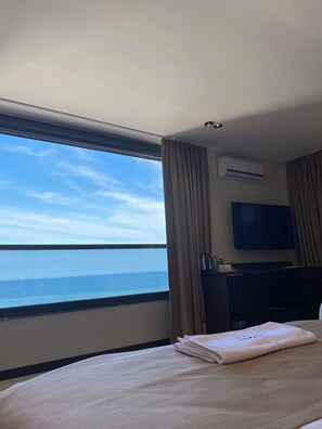 Superior Suite, Sea View | Minibar, in-room safe, blackout drapes, soundproofing - Bakku House (Atakum)
