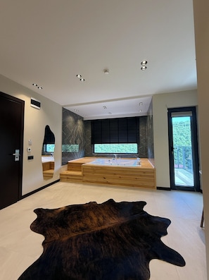 Superior Suite, Sea View | Minibar, in-room safe, blackout drapes, soundproofing - Bakku House (Atakum)