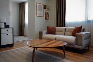 Triple Room, Garden View | Minibar, in-room safe, blackout drapes, soundproofing - Bakku House (Atakum)