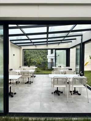 Colazione self-service inclusa, servita tutte le mattine 