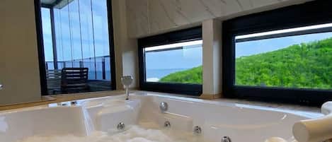 Superior-Suite, Meerblick | Whirlwanne