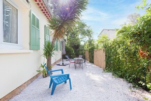 Terrace/patio - House between sea and greenery (Hyères)
