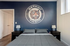 1 bedroom, iron/ironing board, free WiFi - Modern Boutique Condo - "Au coeur de Detroit" (Detroit)