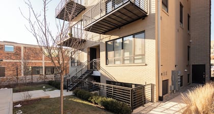 Modern Boutique Condo - "Au coeur de Detroit"