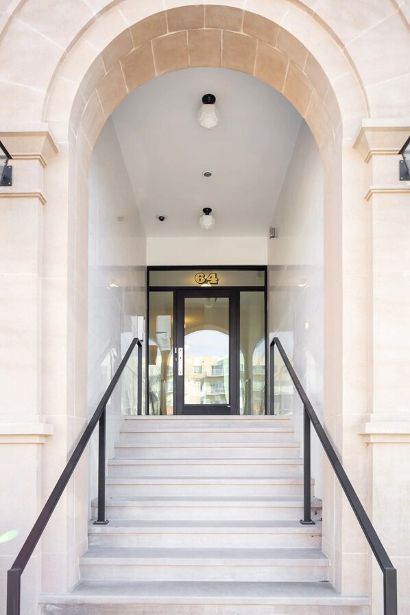 Exterior detail - Modern Boutique Condo - "Au coeur de Detroit" (Detroit)