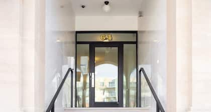 Modern Boutique Condo - "Au coeur de Detroit"