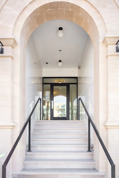 Modern Boutique Condo - "Au coeur de Detroit"