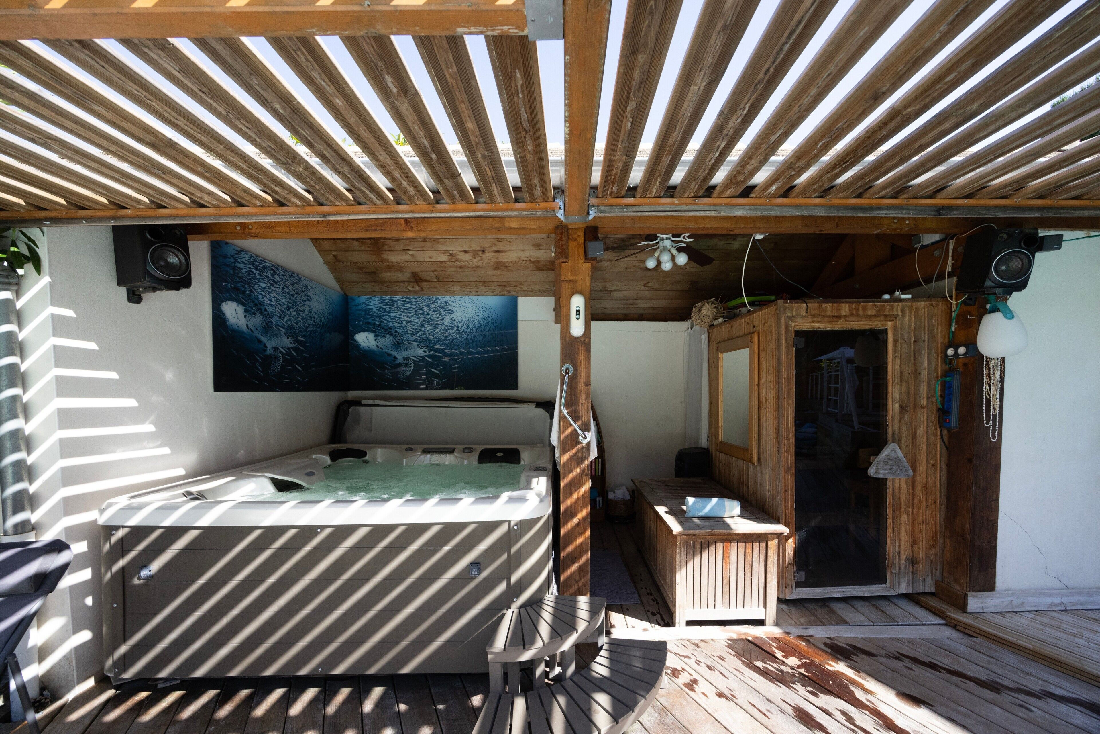 Bain à remous extérieur