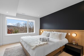 4 bedrooms, bed sheets
