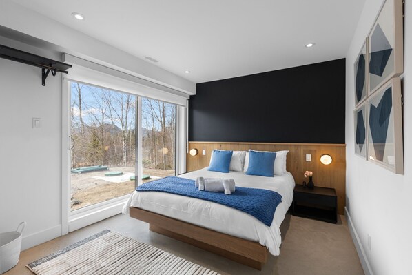 4 bedrooms, bed sheets