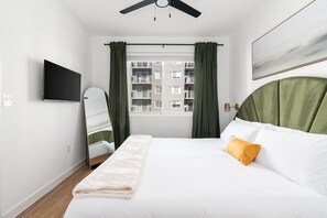 Apartment, 2 Bedrooms, Non Smoking, Kitchen | Blackout curtains, iron/ironing board, free WiFi, bed sheets - Lodgeur Energy Corridor (Houston)