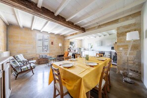 Interior - Domaine de Bayens - Piscine Privée (Puisseguin)