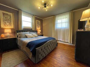 2 bedrooms, in-room safe, iron/ironing board, free WiFi - Elk Falls Riverhouse - Mountain Retreat (Elk Park)