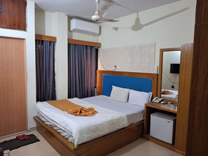 Double Room | Free WiFi