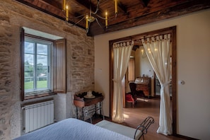 5 bedrooms, iron/ironing board, travel cot, free WiFi - Holiday home Lar de Dombate, ideal for families and very close to beaches. (Cabana de Bergantiños, A Coruña)