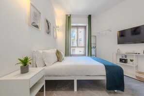 Iron/ironing board, free WiFi, bed sheets