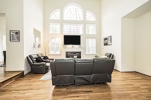 Fernseher, Kamin