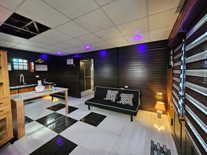 Studio, meerdere slaapkamers, terras, uitzicht op stad | Woonruimte