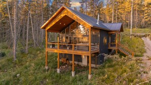 Exterior - Shotski's Lodge - Secluded Ski-In/Out with Hot Tub, Wildlife and Views (Angel Fire)