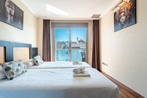 Iron/ironing board, free WiFi, bed sheets