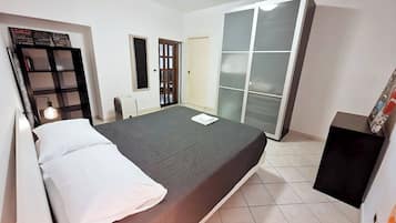 2 Schlafzimmer, Bügeleisen/Bügelbrett, kostenloses WLAN, Bettwäsche