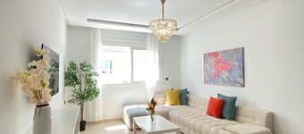 Amira home. Central apartment with pool 5 minutes from the beach