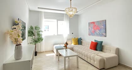 Amira home . Appartement central avec piscine Ă 5 min de la plage