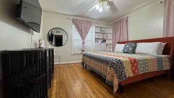 3 bedrooms, iron/ironing board, travel crib, free WiFi