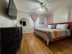 3 bedrooms, iron/ironing board, travel cot, free WiFi