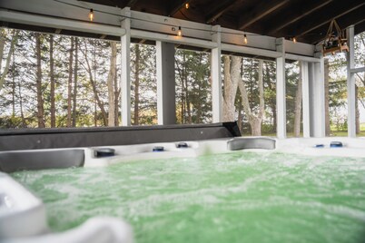 Pinch of Cozy ~ Hot Tub Theater ~ Seven Sons Farm
