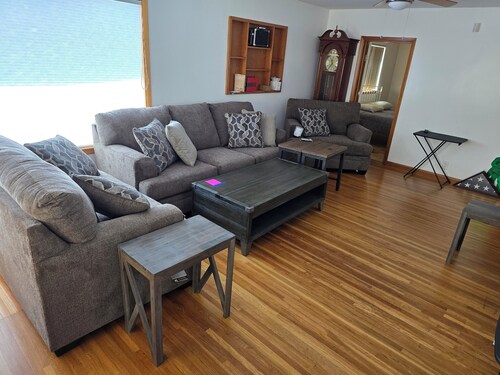 Charming 5-bedroom farmhouse with a great yard in delightful Waitsburg