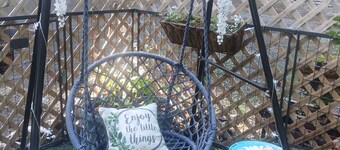 Peaceful 1-bedroom sleeps 4 cabin. Immerse yourself in tranquility. 