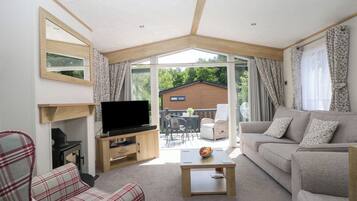 Cottage | Living area | Fireplace