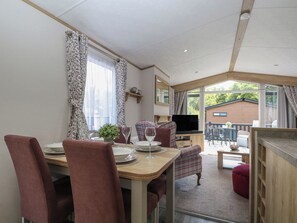 Interior - 18 Deer Glade (Salisbury)