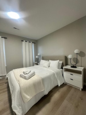 2 chambres, fer et planche à repasser, Wi-Fi, draps fournis